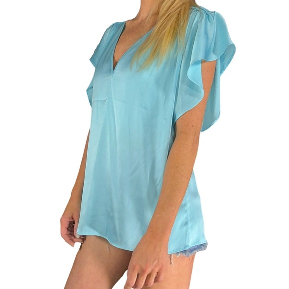 *NWT WHITE HOUSE BLACK MARKET Flutter Sleeve Silky V-Neck Top in Bermuda Blue - Picture 3 of 12